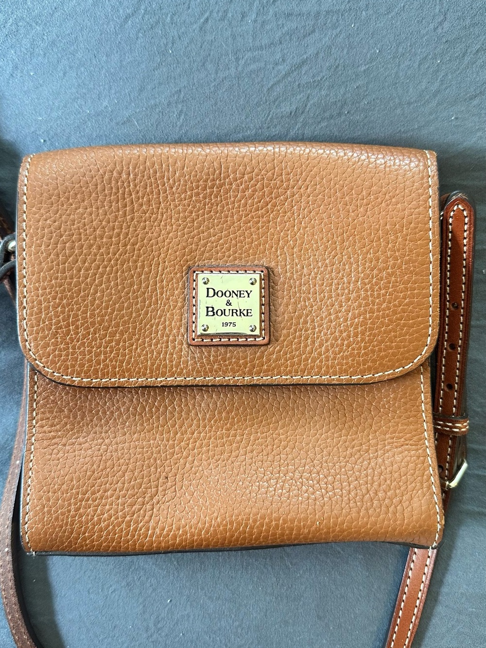 DOONEY and BOURKE Tan Leather Hunter Crossbody Bag Shoulder Bag